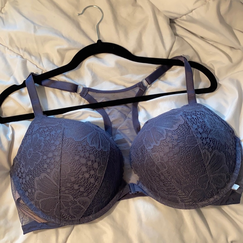 Victoria’s Secret front clasp push up 40DD